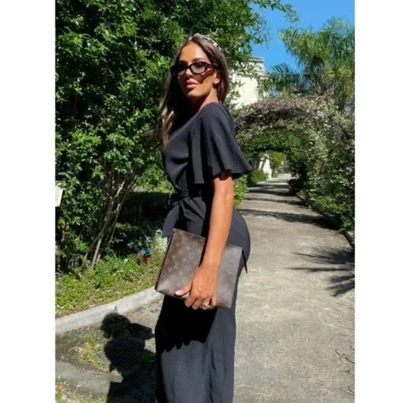 Black Short Sleeve V-Neck Loose Fit Wide Leg Jumpsuit Playsuit - Picture 2 of 10